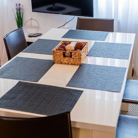 Flexible Selfcheckins 97 - Zagreb - Garden - Parking- Loggia - 2 Bedrooms Kültér fotó