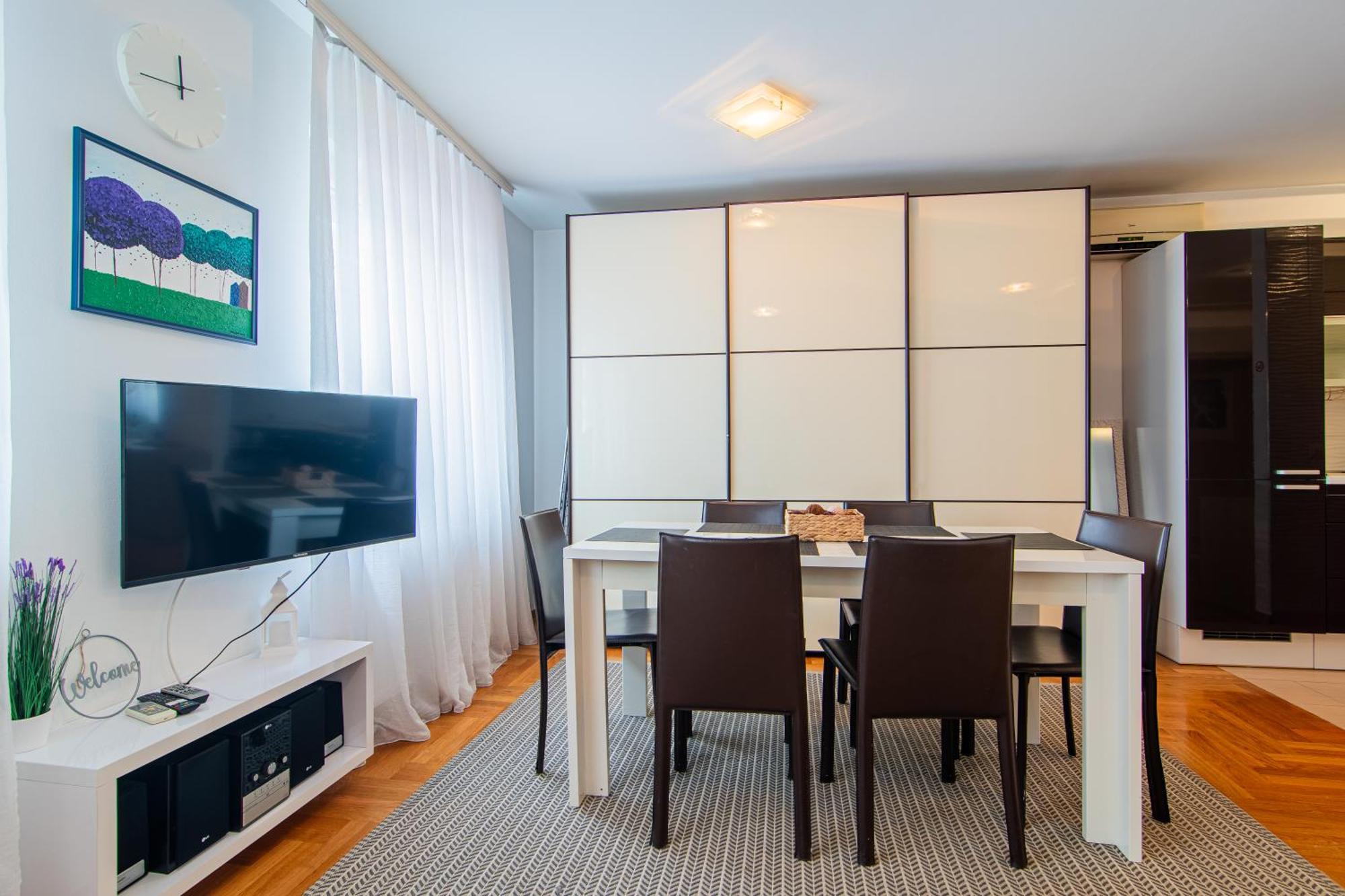 Flexible Selfcheckins 97 - Zagreb - Garden - Parking- Loggia - 2 Bedrooms Kültér fotó